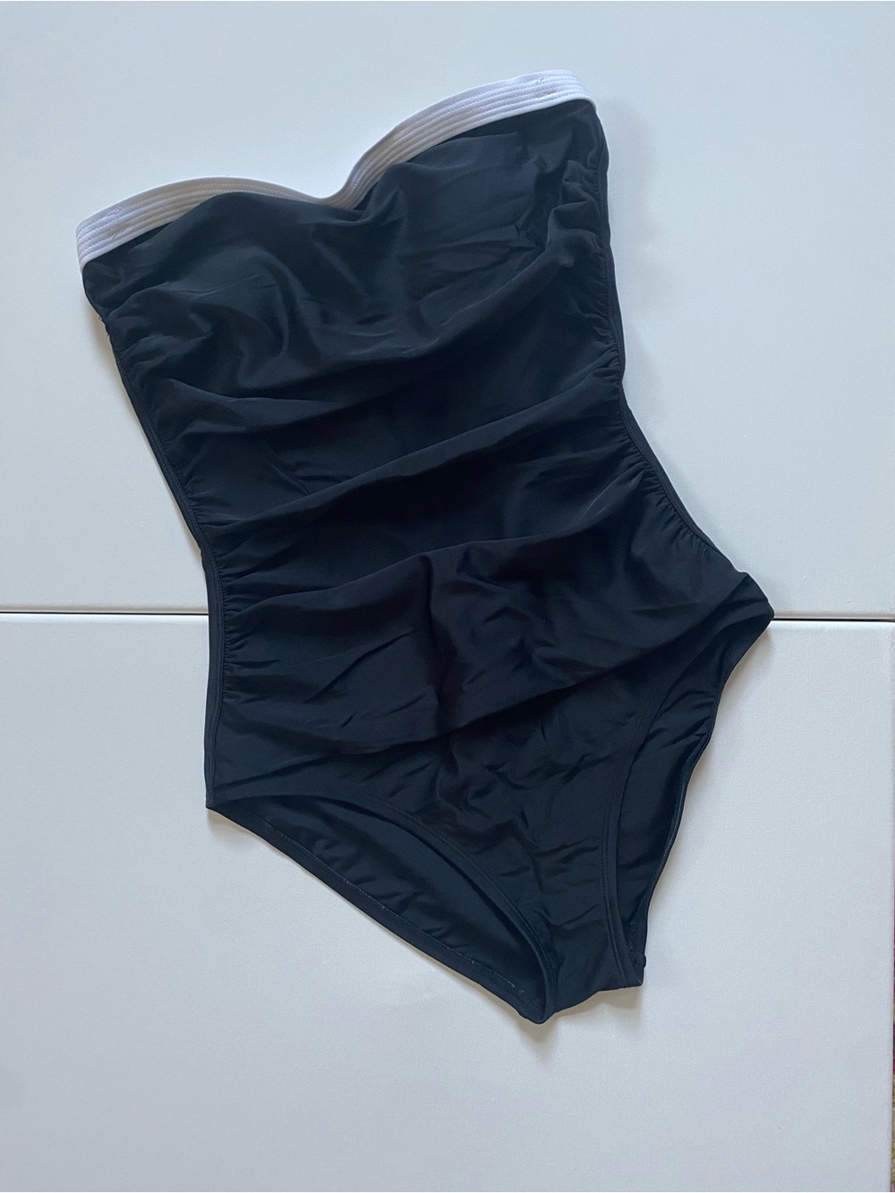 Tommy Bahama strapless bodysuit black with white trim size 8 resortwear